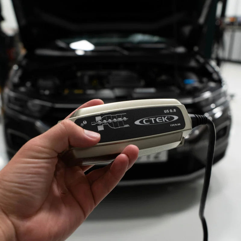CTEK Battery Charger - US 0.8 - 12V - Side View