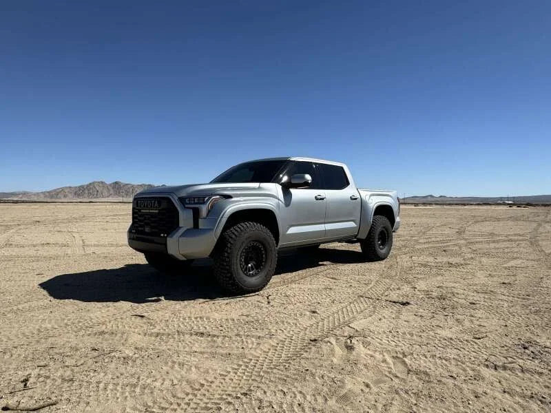 Camburg 22-25 Toyota Tundra 2WD/4WD Blue KINETIK Uniball Trail Series Long Travel Kit w/ Billet UCA - Installation View