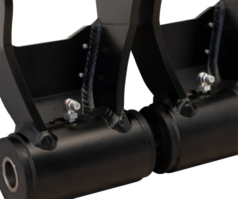 Carli 05-23 Ford F350/350 4x4 Fabricated Leaf Spring Shackle - Installation View