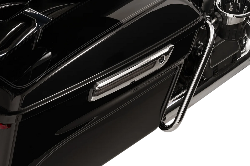 Ciro Hinge Covers - Smoke/Chrome 40070 - Installation View