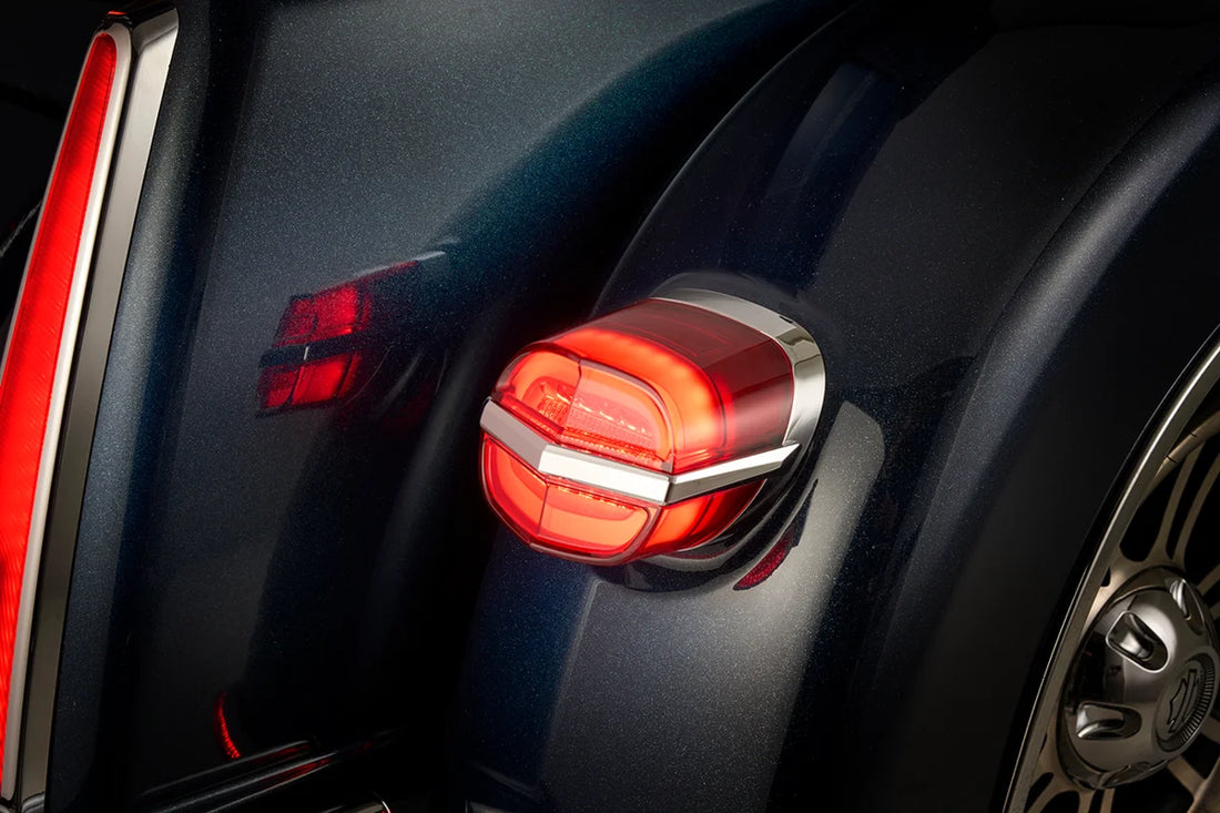 Ciro Taillights - Light Smoke Lens - Tri Glide 40933 - Side View