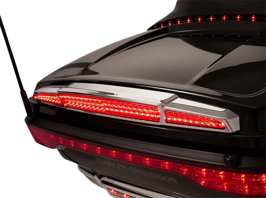 Ciro Trunk Light/Taillight - Chrome - Red 40114 - Side View