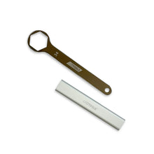 Load image into Gallery viewer, CruzTOOLS 34mm Axle Wrench with Extension for BMW Motorcycles