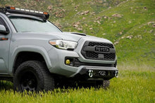 Load image into Gallery viewer, DV8 16-23 Toyota Tacoma Center Mount Winch Front Bumper - Additional View 11