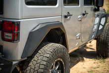 Load image into Gallery viewer, DV8 Offroad 07-18 Jeep Wrangler JK Armor Fender Flares - Additional View 12