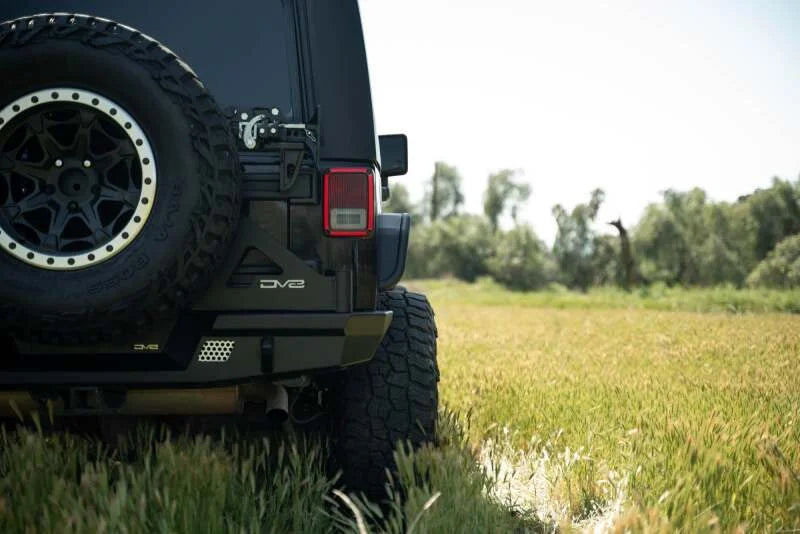 DV8 Offroad 07-18 Jeep Wrangler JK Spec Series Fender Flares - Installation View