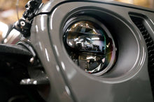 Load image into Gallery viewer, DV8 Offroad 18-22 Jeep Gladiator Wrangler LED Projector Headlights - Additional View 8