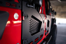 Load image into Gallery viewer, DV8 Offroad 18-22 Jeep Wrangler JL/JT Spec Series Half Doors - Front Set - Additional View 8