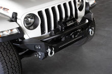 Load image into Gallery viewer, DV8 Offroad 18-23 Jeep Wrangler JL / 20-23 Jeep Gladiator JT FS-7 Mid-Width Winch Front Bumper - Additional View 9