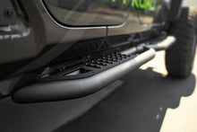 Load image into Gallery viewer, DV8 Offroad 18-23 Jeep Wrangler JL 4 Door Body/Pinch Weld Mounted Step - Back View