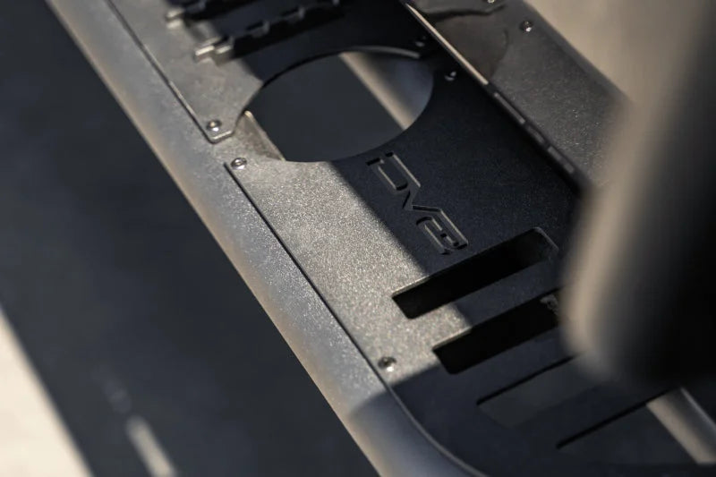 DV8 Offroad 18-23 Jeep Wrangler JL 4 Door Body/Pinch Weld Mounted Step - Installation View