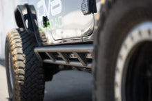 Load image into Gallery viewer, DV8 Offroad 18-23 Jeep Wrangler JL 4 Door FS-15 Series Rock Sliders - Additional View 11