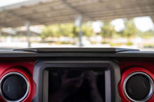Load image into Gallery viewer, DV8 Offroad 18-23 Jeep Wrangler JL/20-23 Gladiator JT Device Dash Mount V2 - Side View
