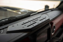 Load image into Gallery viewer, DV8 Offroad 18-23 Jeep Wrangler JL/20-23 Gladiator JT Device Dash Mount V2 - Additional View 7