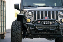 Load image into Gallery viewer, DV8 Offroad 18-23 Wrangler JL/Gladiator JT Spec Series Front Bumper - Additional View 10