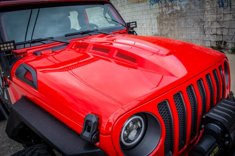 DV8 Offroad 18+ Jeep JL Heat Dispersion Hood - Primer Black - Installation View