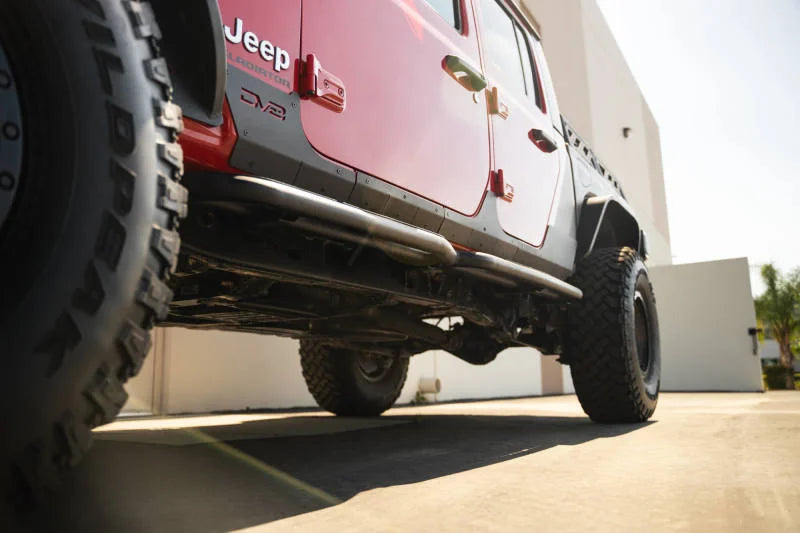 DV8 Offroad 20-23 Jeep Gladiator JT Body/Pinch Weld Mounted Step - Side View