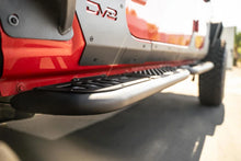 Load image into Gallery viewer, DV8 Offroad 20-23 Jeep Gladiator JT Body/Pinch Weld Mounted Step - Additional View 12