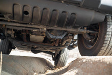 Load image into Gallery viewer, DV8 Offroad 2007-2018 Jeep Wrangler JK Dana 30 Front Differential Skid Plate - Installation View