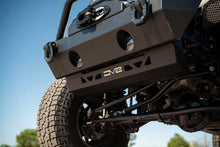 Load image into Gallery viewer, DV8 Offroad 2007-2018 Jeep Wrangler JK Front Skid Plate - Additional View 5