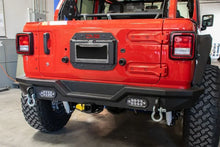 Load image into Gallery viewer, DV8 Offroad 2018+ Jeep Wrangler JL Spare Tire Delete Kit - Installation View