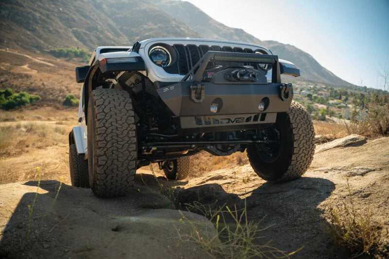 DV8 Offroad 2018+ Jeep Wrangler JL/Gladiator JT Front Differential Skid Plate - Installation View