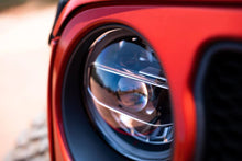 Load image into Gallery viewer, DV8 Offroad 2018+ Jeep Wrangler JL/Gladiator LED Projector Headlights - Additional View 5
