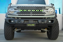 Load image into Gallery viewer, DV8 Offroad 2021 Ford Bronco Capable Bumper Slanted Front License Plate Mount - Installation View