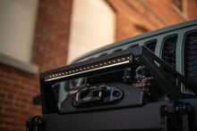 Load image into Gallery viewer, DV8 Offroad 20in Halo Elite Single Row Light Bar with Accent Light - White/Amber - Additional View 7