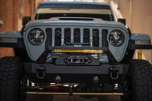 Load image into Gallery viewer, DV8 Offroad 20in Halo Elite Single Row Light Bar with Accent Light - White/Amber - Additional View 9