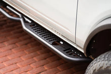 Load image into Gallery viewer, DV8 Offroad 21-22 Ford Bronco OE Plus Series Side Steps - Additional View 8