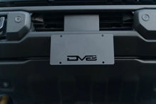 Load image into Gallery viewer, DV8 Offroad 21-23 Ford Bronco Capable Bumper Front License Plate Mount - Additional View 15