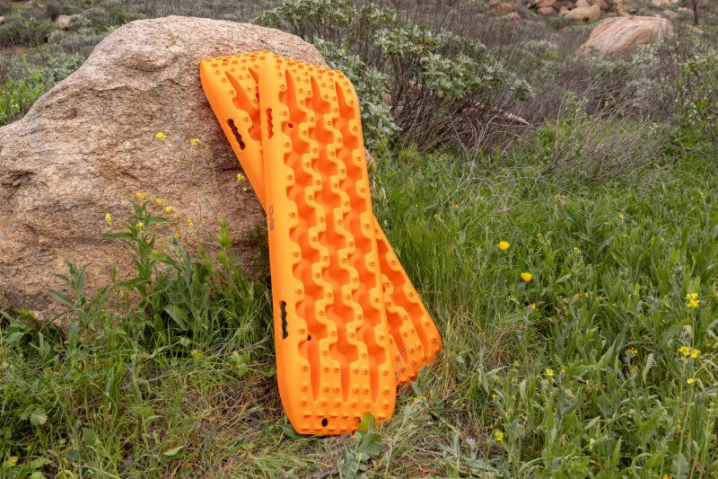 DV8 Offroad DV8 Xtract Traction Boards | Pair | Orange - Side View