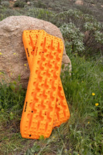Load image into Gallery viewer, DV8 Offroad DV8 Xtract Traction Boards | Pair | Orange - Back View