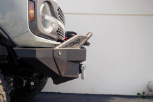 Load image into Gallery viewer, DV8 Offroad Elite Series D-Ring Shackles - Pair (Gray) - Additional View 10