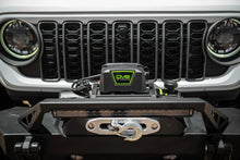 Load image into Gallery viewer, DV8 Xtract 12k Synthetic Rope Winch - Additional View 10