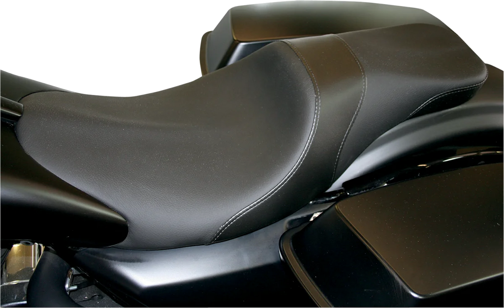 Danny Gray Weekday™ 2-Up Seat - Smooth - Black - FL '08-'16 PYO-STK08-1 - Installation View