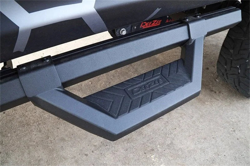 Deezee 99-23 Chevrolet/GMC/Dodge/Ford Full Size Truck Hex Cast - Crew Cab Side Steps (Txt Blk) - Back View