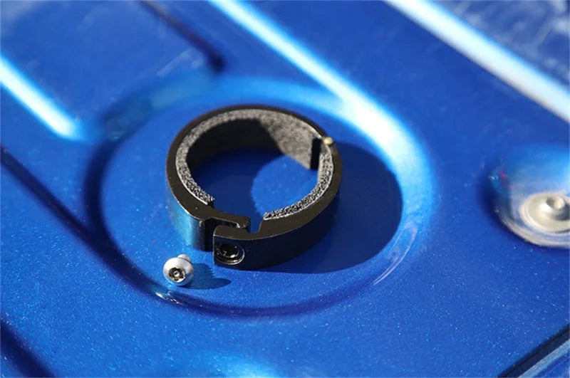 Deezee Universal Chevrolet Silverado/ColoradoTundra Tailgate Lock - Side View