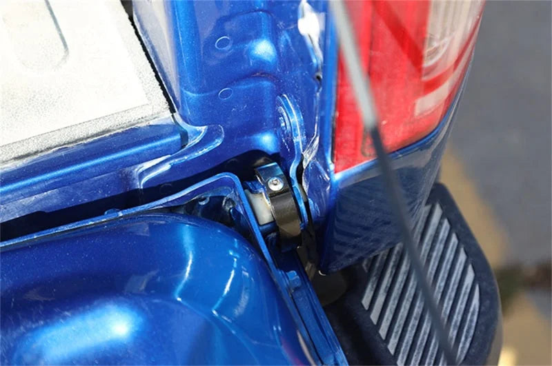 Deezee Universal Chevrolet Silverado/ColoradoTundra Tailgate Lock - Back View