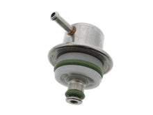 Load image into Gallery viewer, Delphi Fuel Pressure Regulator