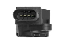 Load image into Gallery viewer, Delphi Ignition Coil - Installation View