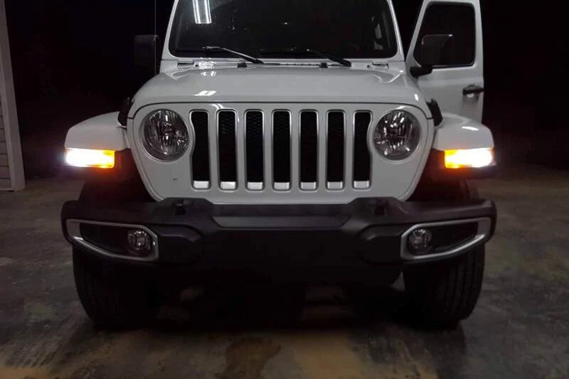 Diode Dynamics JL Wrangler Front Turn Stage 2 (7443 LED Bulb XPR - White and - Amber) - Installation View