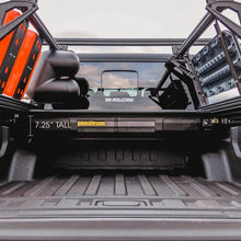 Load image into Gallery viewer, EGR 20-23 Jeep Gladiator Sport Overland Rubicon Sport S Retractable Bed Cover - Additional View 6