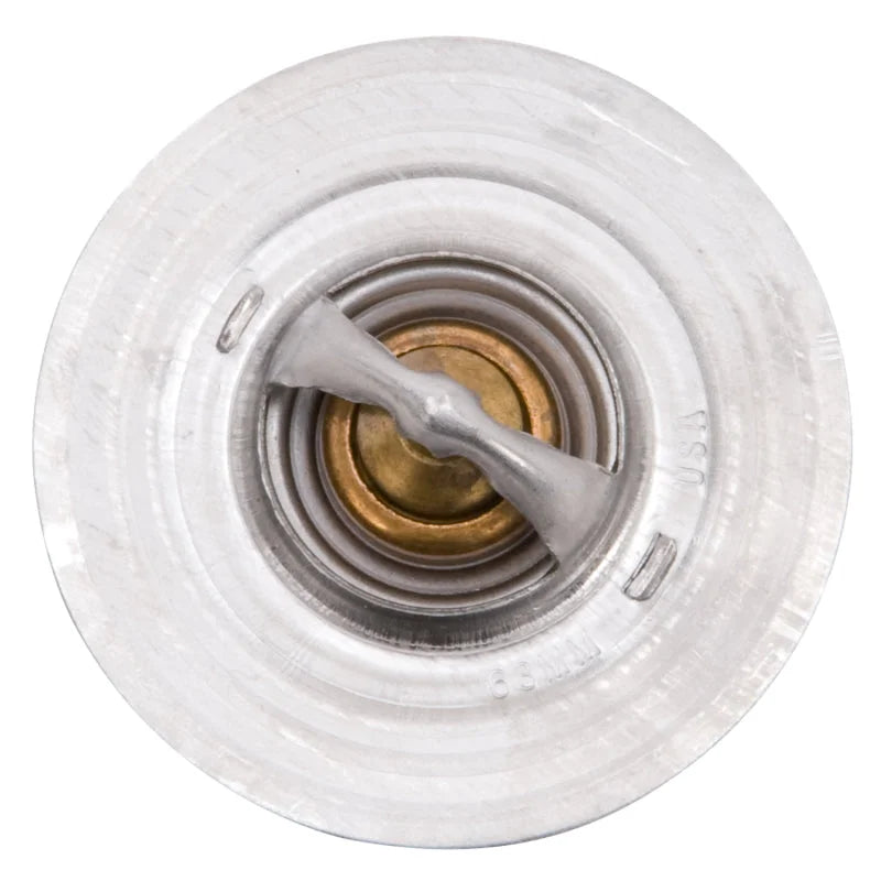 Edelbrock Thermostat High Flow 063mm 180-Deg - Installation View