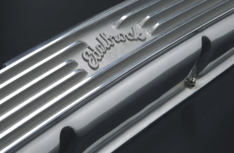 Edelbrock Valve Cover Classic Series Chevrolet 1959-1986 262-400 CI V8 Polshed - Installation View