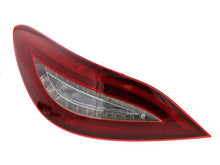 Load image into Gallery viewer, EiKO Automotive Lighting Taillight LUS7822 - Main Product View