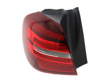 Load image into Gallery viewer, EiKO Automotive Lighting Taillight LUS7982 - Main Product View