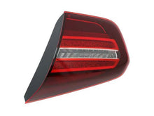 Load image into Gallery viewer, EiKO Automotive Lighting Taillight LUS7991 - Main Product View