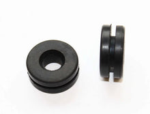 Load image into Gallery viewer, Elring Dichtung Valve Cover Grommet 398.400 fits 2002-2013 BMW 325Ci / 325i / 325xi / 330i / 330xi / 525i / 525xi / 530i
